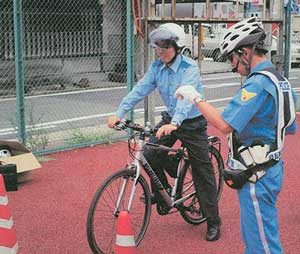 愛知県警が地域警察官向けに自転車の教養と実技訓練