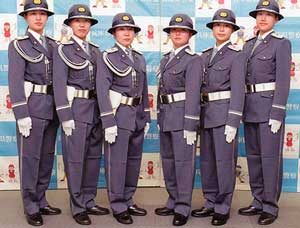  兵庫県警で全国初の女性儀仗隊が誕生