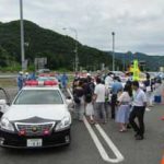 新潟県警が関越自動車道PAで交通安全の街頭広報