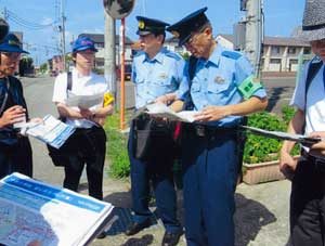 新潟県警が女児殺害事件の通学路で緊急合同点検