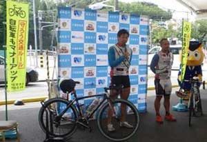 愛知県千種署が現役競輪選手招いて自転車交通安全教室を開催