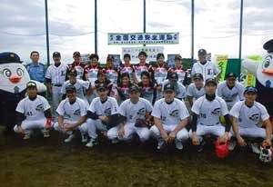  埼玉県警野球部が少年への野球教室を開催