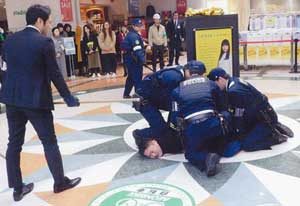 宮城県警がイオンモールで無差別殺傷事件想定した訓練実施