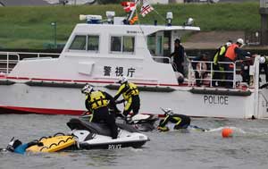 警視庁が江戸川河川敷で災害警備総合訓練