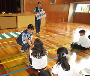  愛知県西尾署が来日外国人の子供対象に交通安全教室