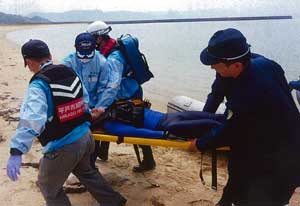 長崎県平戸署でドローン使った水難救助訓練