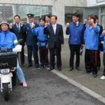静岡県藤枝署が新聞配達バイクのドラレコで見守り活動を強化