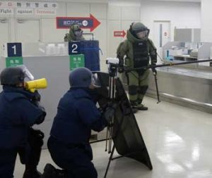  富山県警が富山空港で爆発物対応訓練等を実施