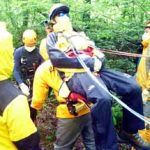 山形県小国署で新型コロナ感染の山岳遭難者救助訓練