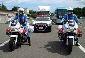  青森県警高速隊が事故防止への「ペースカー出発式」を開催