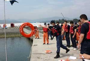  宮城県気仙沼署が消防・海保と海の事故に警戒