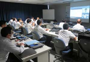 宮崎県警でリモート形式の交通管理専科を導入
