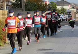  香川県高松南署が「ランニングポリス」で児童の安全見守る