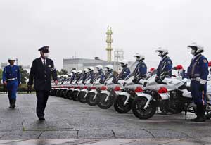  神奈川県警が春の全国交通安全運動を前に出発式