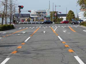  岐阜県警の進路変更禁止予告標示が事故防止に成果