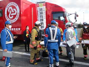 宮城県警高速隊が多重事故想定した対処訓練を実施