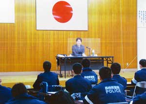  長崎県警察学校で警務部長が初任補修科に訓育