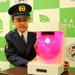 福岡県八女署で警察のシンボル「赤い門灯」の点灯式