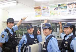  静岡県天竜署が電車内に交番速報を掲載