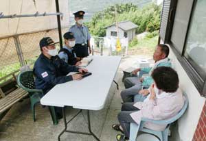  宮崎県警が離島「築島」で管轄駐在所員との合同パトロールを実施