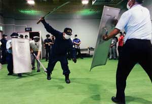  埼玉県浦和東署が官民連携した刃物事案等の対応訓練