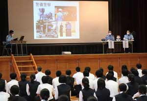  香川県警の警備・交通部長が母校の高校で講演