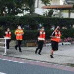 広島県警の学生ボランティア「スリーアローズ」がランニングパトロール