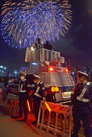  茨城県警が「土浦全国花火競技大会」の雑踏警備を完遂