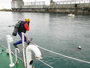  北海道警がG7広島サミット見据え海保と潜水訓練