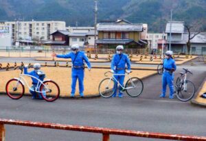 岐阜県警が愛知県警の交通指導課等招いて自転車取締りの実践塾