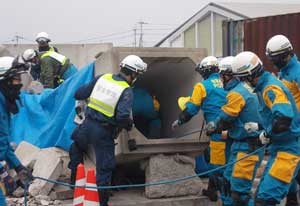 佐賀県警が福岡県警と合同で災害対応訓練
