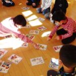 長野県軽井沢署が防犯を学ぶ「地域安全安心かるた」制作