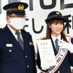 長野県警がアイドルグループ仮面女子・森下舞桜さんを一日通信指令課長に委嘱
