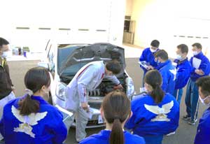 栃木県警で交通機動隊員や機動警察隊員が受講の「マイカー点検教室」