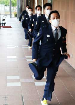 宮城県警察学校の初任科生が入寮と非常招集訓練