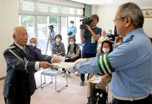 石川県警が県内初のサポートカー限定免許取得者を広報大使に委嘱
