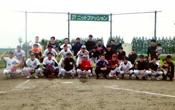 埼玉県警野球部と川越署チームがはつらつと交流試合