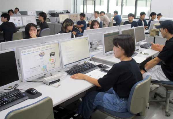 京都府警で大学生へのサイバーパトロール体験講座