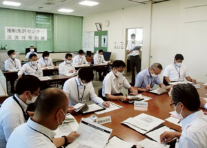 埼玉県警運免センターで大規模地震想定の災害対策訓練を実施