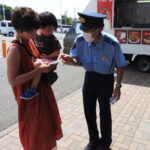 長野県警が県と連携して子供の車内放置防止の広報啓発活動