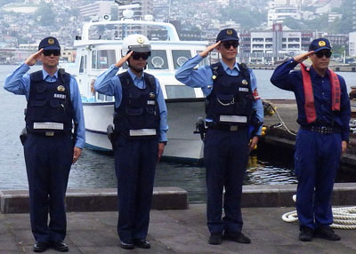 長崎県警で地域活動時のサングラス着用の運用を開始