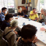 鳥取県鳥取署の駐在所勤務員が高齢者の雑談イベントで防犯広報活動