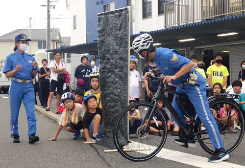 愛知県豊田署が小学生対象に自転車交通安全教室開く
