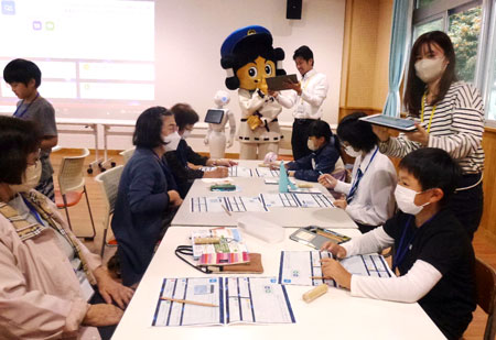 宮崎県警で小中学生と高齢者がサイバーセキュリティを学ぶインターネット利用教室