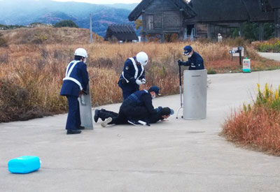 佐賀県神埼署が吉野ヶ里歴史公園でテロ対処訓練　消防等と対応要領を確認