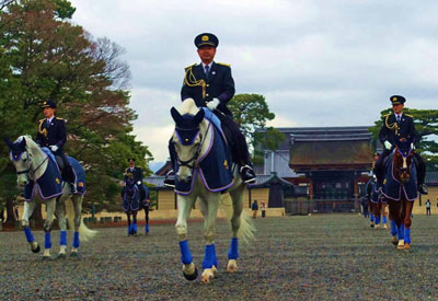 京都府警の平安騎馬隊で創設30周年記念の行事