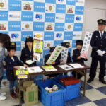 愛知県千種署が園児25人に一日警察官を委嘱