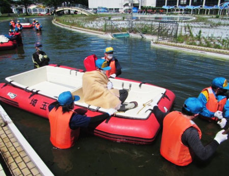 埼玉県警で県下39署員等が参加の水害対応訓練を実施