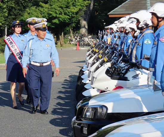 埼玉県警が交通安全運動の交通部出発式行う　運転にゆずり合いの気持ちを