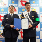 大阪府摂津署で阪神タイガース元監督・矢野燿大さんが一日警察署長に